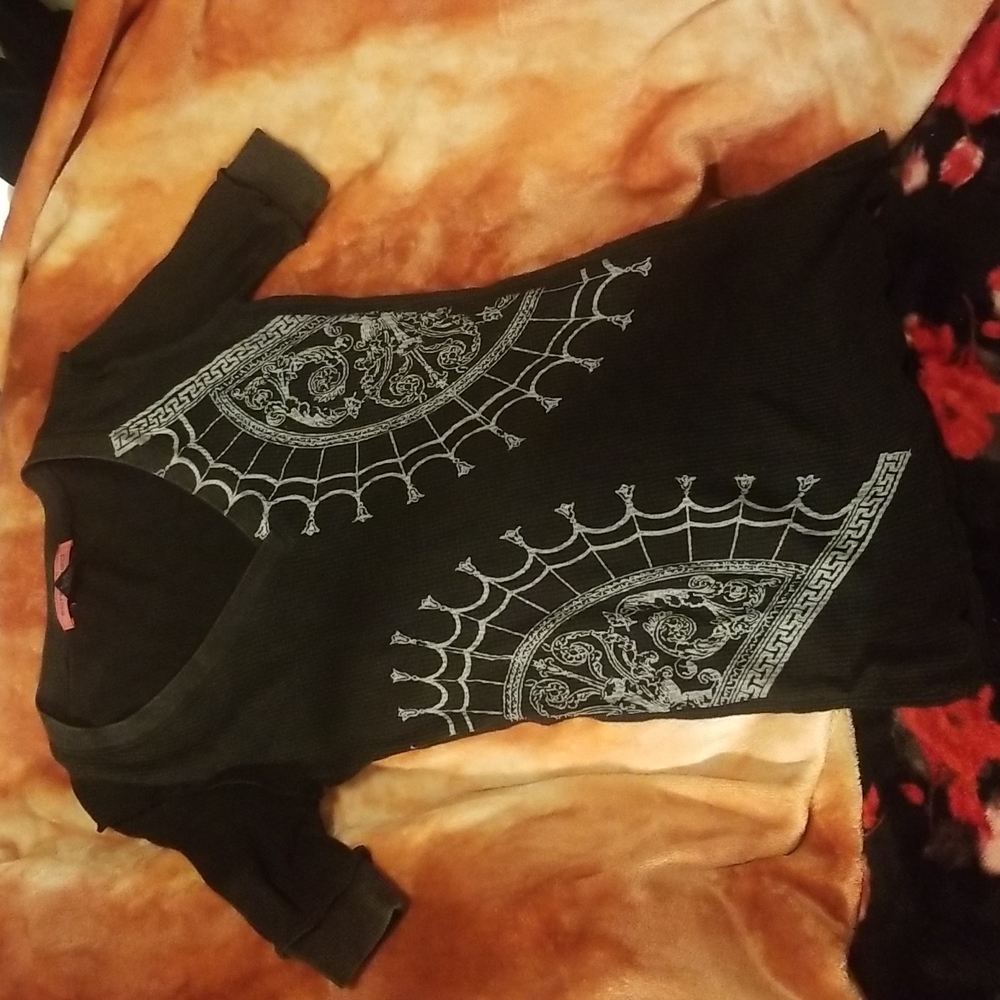 $5🧨   SCREENED Small Graphic Top